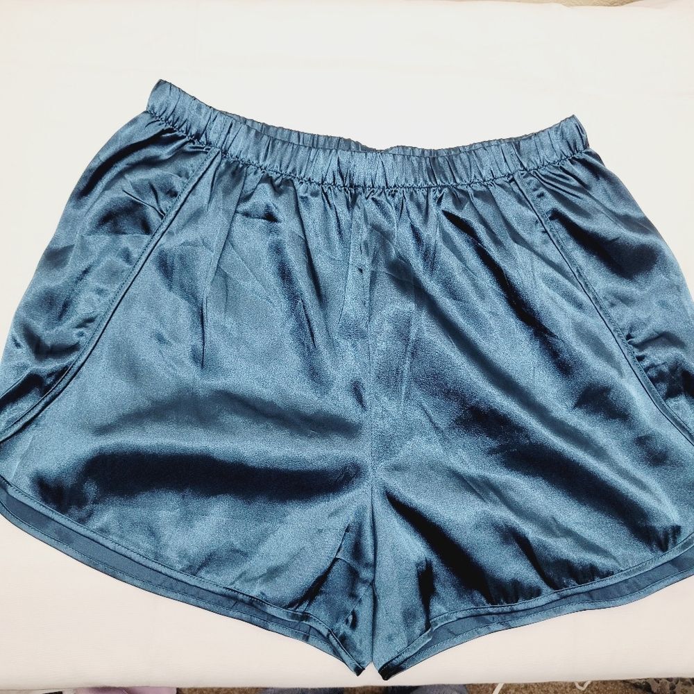 ^ Ekouaer sleep shorts medium silky pajama green